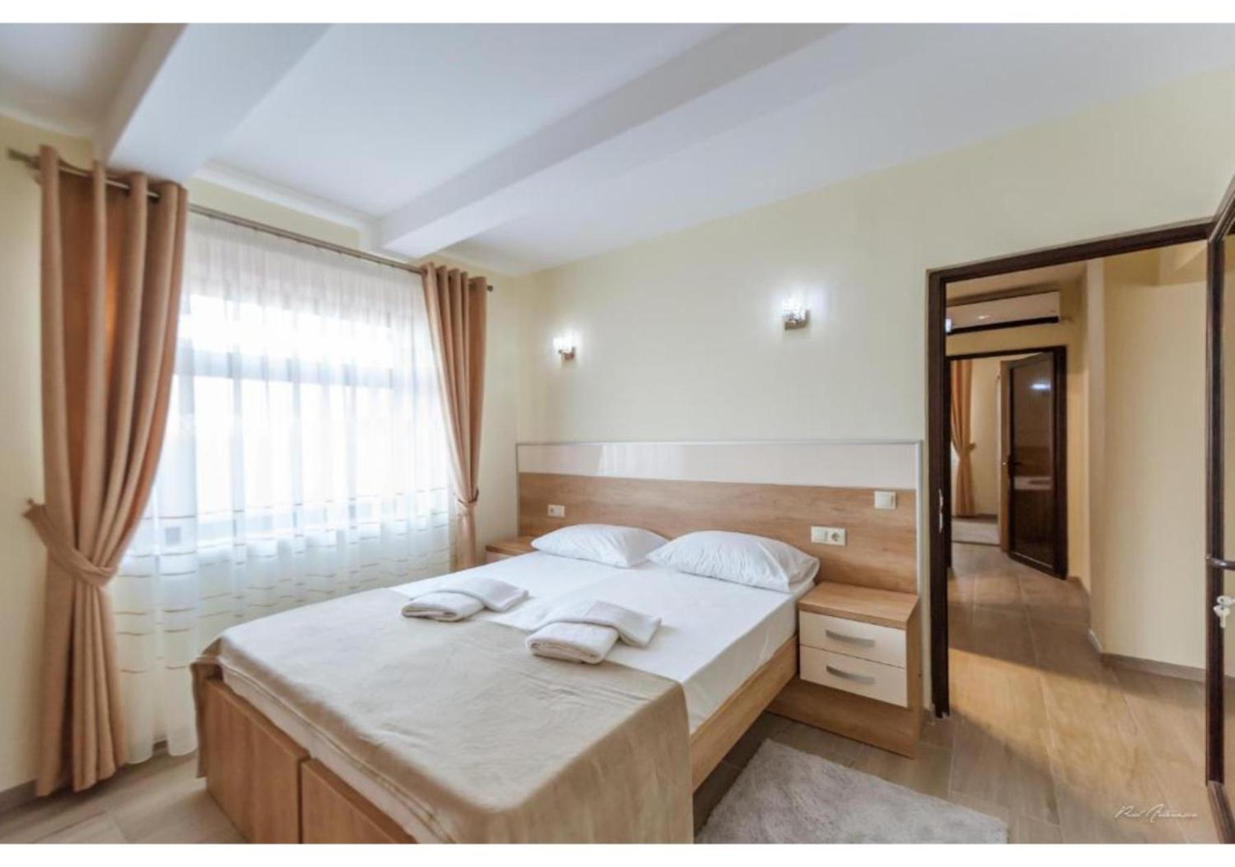Luxury Apartment Piteşti Exterior foto